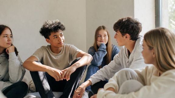 Vivre la puberté : questions fréquentes et réponses bienveillantes