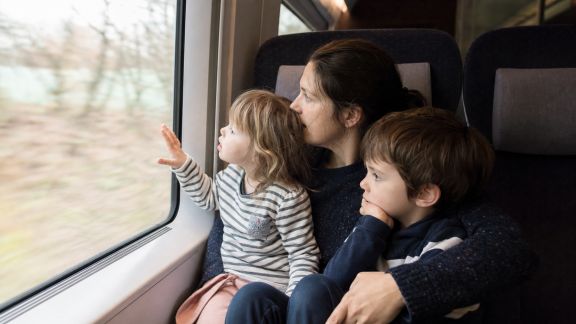 Voyages en train avec les enfants : préparer, occuper et profiter