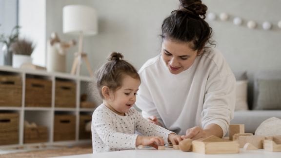 Comparer les aides à la garde d’enfants : avantages et démarches à connaître