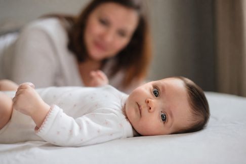 Faut-il s'inquiéter des régurgitations régulières des nourrissons ?